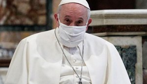 Papa Francisco ficará no hospital por mais alguns dias