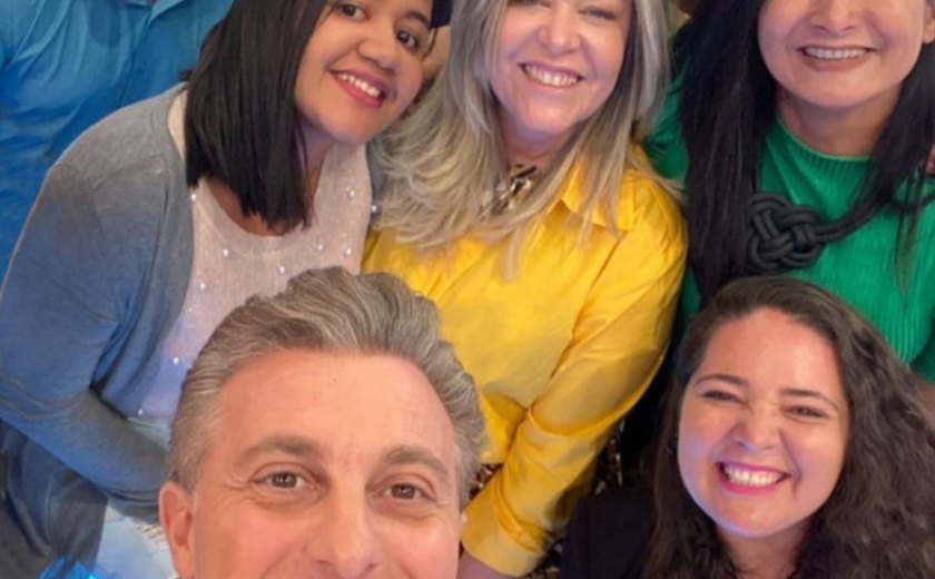 Estudantes do Sesi/AL conhecem o apresentador Luciano Huck