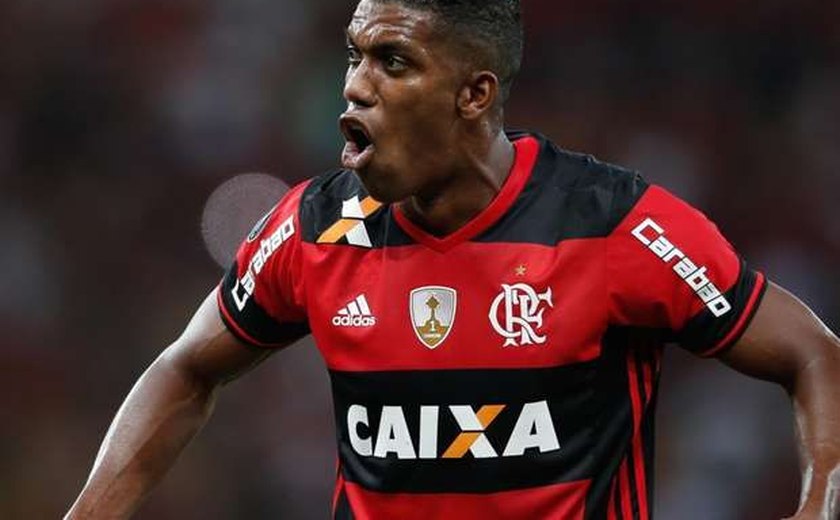 Com gol de Berrío, Flamengo vence o Bahia e chega ao G4 do Brasileiro