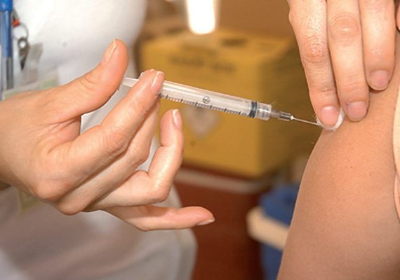 SMS reforça recomendações sobre vacina contra febre amarela
