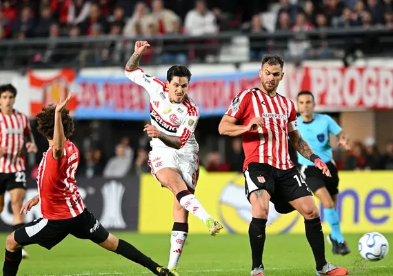 Flamengo segura empate com Estudiantes na Argentina
