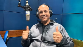Morre o músico Anísio Mello Júnior, cantor das aberturas de 'Dragon Ball', aos 60 anos