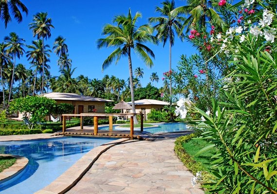 Grandes resorts reabrem em Maragogi