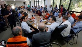 Renan Filho pede união de prefeitos para recuperar cidades afetadas pelas chuvas