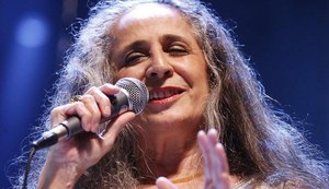 Maria Bethânia apresenta melhora e recebe alta de hospital no Rio de Janeiro