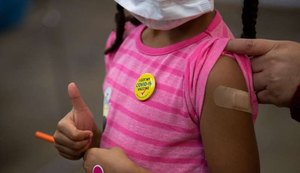 Estados Unidos começam a vacinar crianças de 5 a 11 anos contra Covid-19