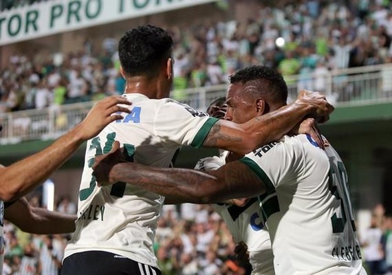 Coritiba faz gol cedo e segura vitória diante do Flamengo