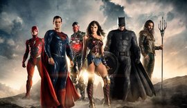 Henry Cavill presenteia colegas de elenco e produção de Liga da Justiça