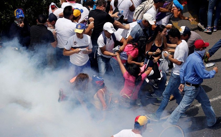 Anistia Internacional e UE condenam onda de violência na Venezuela