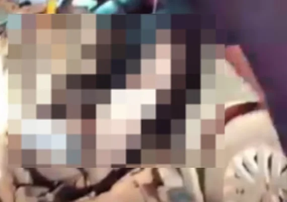 Homem fica preso às ferragens após colisão entre carro e carreta na AL-460