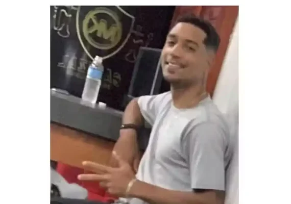 Homem que matou mulher em joalheria deixa hospital e é preso