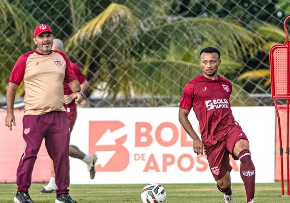 CRB busca equilíbrio entre defesa e ataque para melhorar sua posição