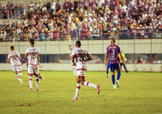 CRB utiliza time misto e fica no empate sem gols com o Itabaiana