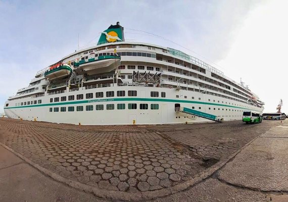 Primeiro navio de 2020 traz mais de 640 visitantes a Maceió