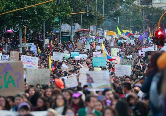 Estudante morto na Colômbia foi ferido por policial