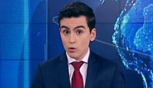 Apresentador de telejornal no SBT, Dudu Camargo pede nudes aos fãs