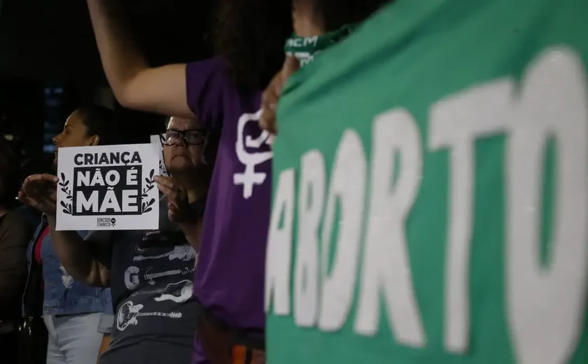 Sociedade pediátrica é contra projeto que dificulta aborto legal