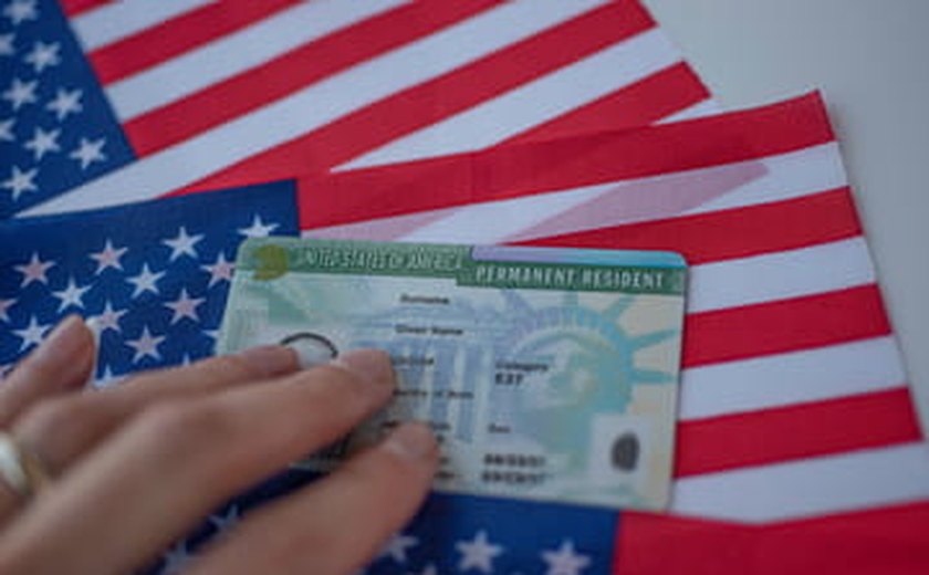 EUA atualizam regra de exames médicos e vacinação para o green card