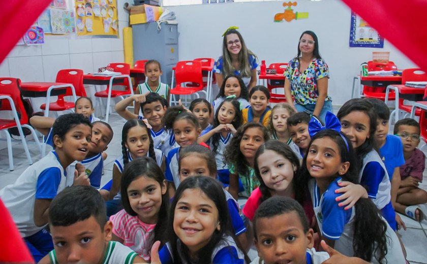 Projeto realizado em escola do Benedito Bentes estimula o gosto pela leitura