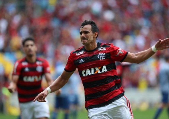 Flamengo vence Cruzeiro no Maracanã