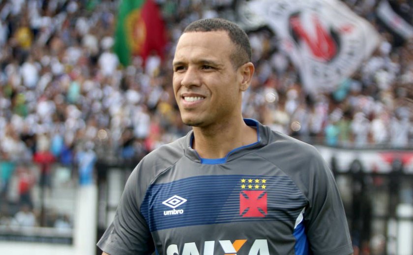 Luis Fabiano critica chineses e diz que eles só estão dispostos a gastar