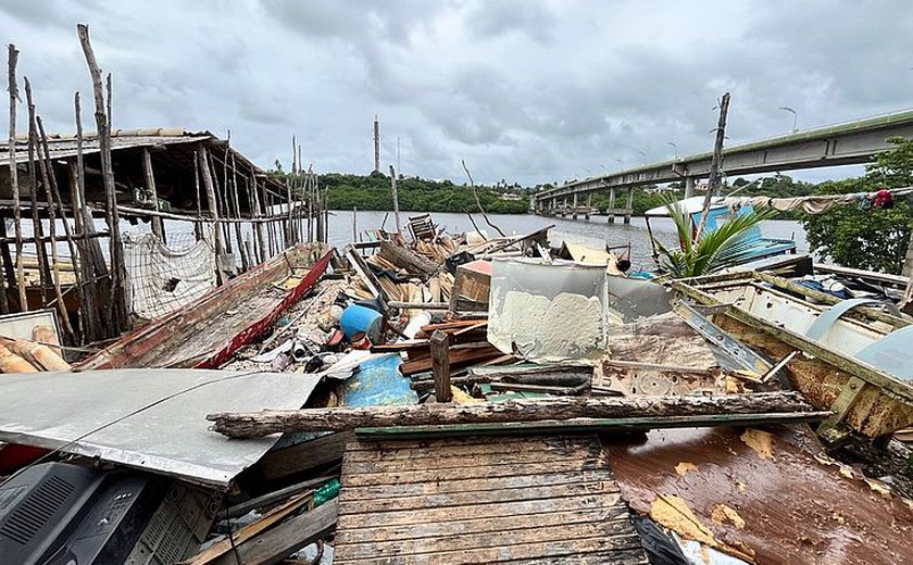 MPF e Ufal constatam condições precárias de marisqueiras e pescadores na Barra de Santo Antônio