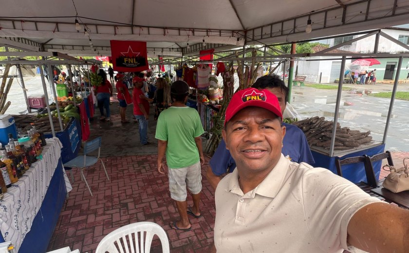 Feira Agrária movimenta Praça Central de Branquinha