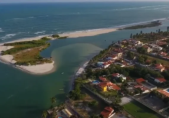 Grupo é resgatado de ilha após perder horário de retorno da embarcação