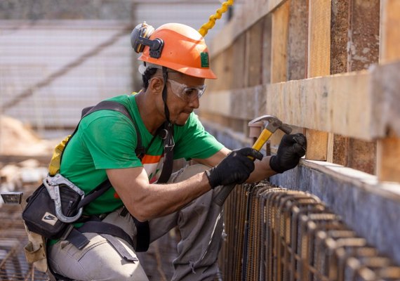 Empresa abre vagas em canteiros de obras na capital alagoana