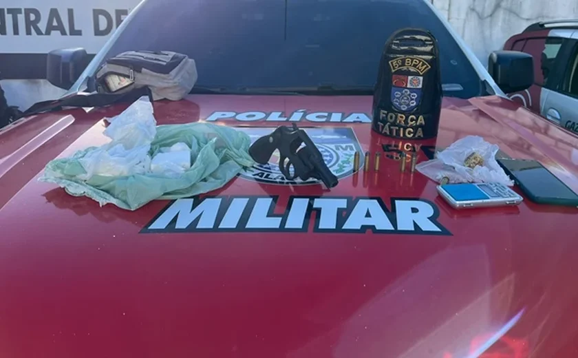 Suspeito de tráfico é preso pela Polícia Militar no Benedito Bentes