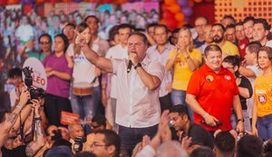 Candidato ao Senado, Renan Filho defende: 'Não é o momento de parar'