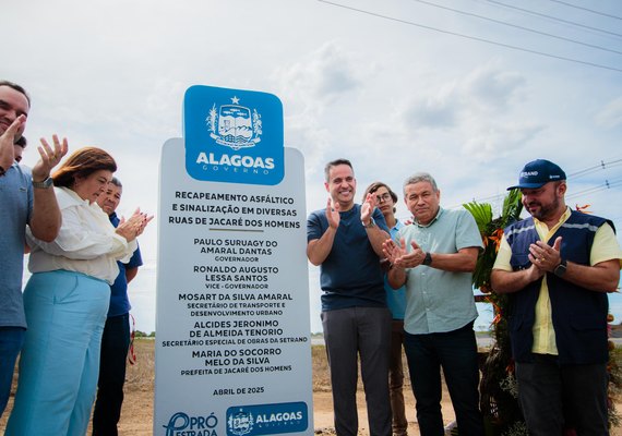Governador entrega pavimentação de ruas em Jacaré dos Homens