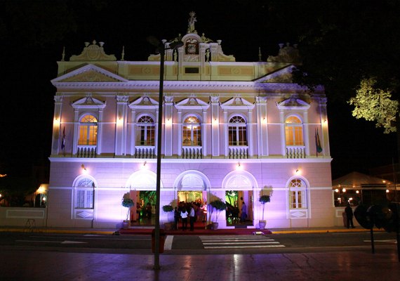 Teatro Deodoro recebe em outubro o espetáculo 'O Diário de Anne Frank'