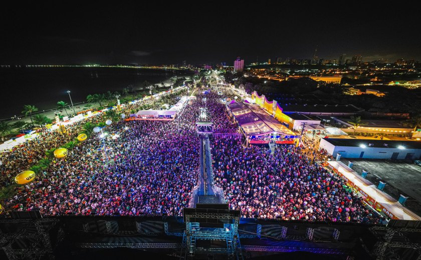 Mais de 100 mil pessoas curtiram a sexta-feira no Verão Massayó