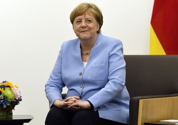 Aliados de Angela Merkel contêm avanço da extrema direita em eleições na Alemanha