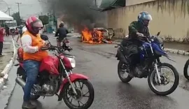 Carro pega fogo em avenida de Arapiraca nesta sexta-feira (5)