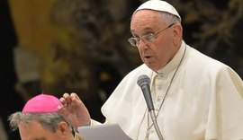 Papa Francisco apela por desarmamento nuclear