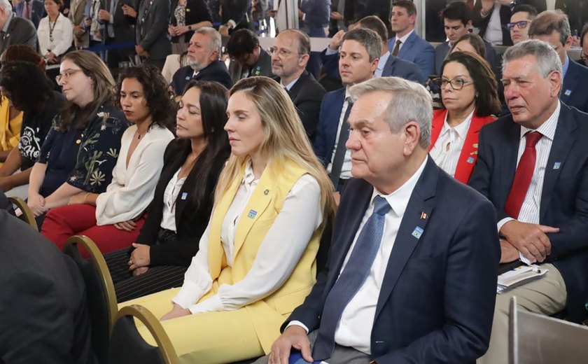 Ronaldo Lessa participa em Brasília da abertura da 5ª Reunião Plenária do 'Conselhão'