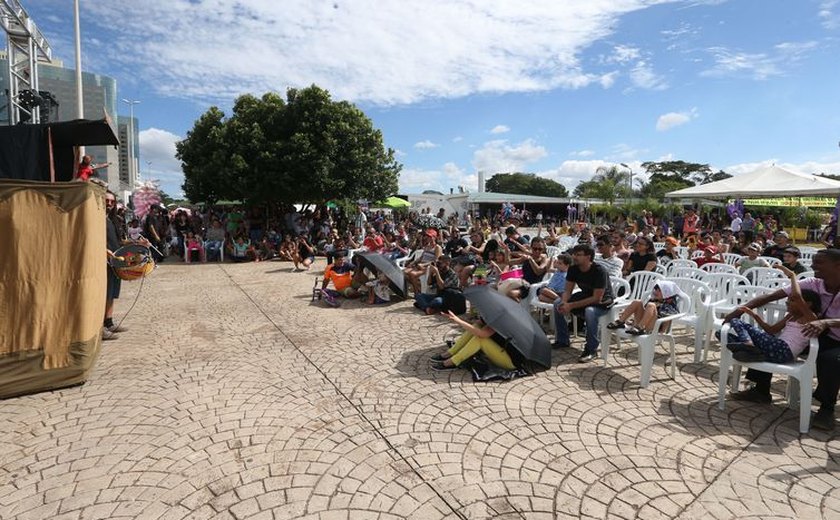 Brasilienses comemoram aniversário da cidade com programação cultural