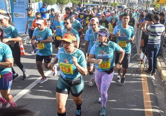 Evento esportivo reúne mil participantes na Orla de Pajuçara