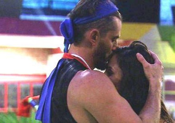 'BBB17': Marcos magoa Emilly e sister rejeita namoro com brother. 'Me destruiu'