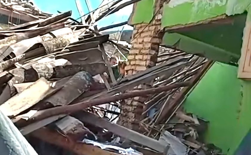 Telhado de hortifruti desaba em Arapiraca
