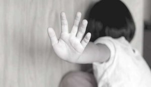 Mãe e idosos de 78 e 81 anos são acusados de estupro de menina de 4 anos em Maribondo