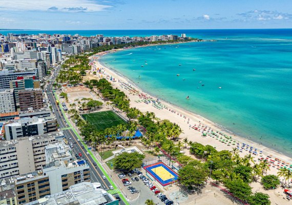 Alagoas se destaca entre os destinos mais desejados do verão 2025/2026, aponta levantamento da Decolar