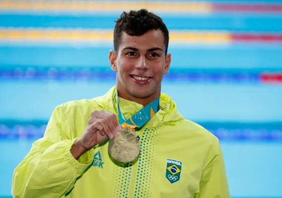 Guilherme Caribé e 'Cachorrão' conquistam o ouro na natação