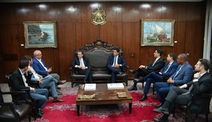 Prefeito JHC pede apoio de ministério por pescadores e marisqueiras de Maceió