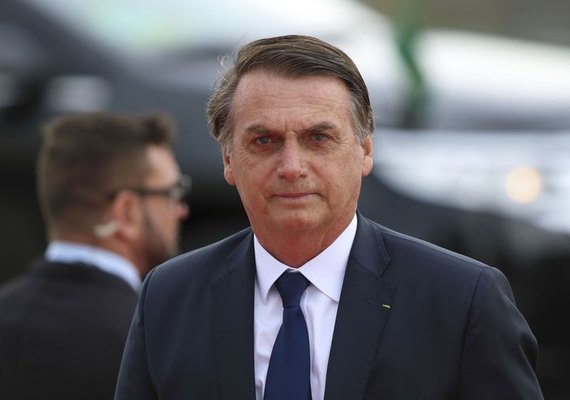 Bolsonaro elogia coordenador do Enem e critica doutrinação em escolas