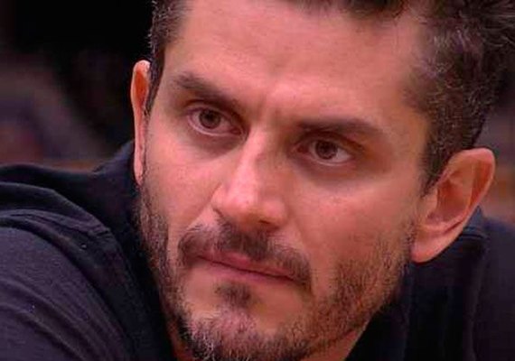 Marcos diz que assédio feminino cresceu e evita romance após 'BBB17'