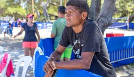 Ex-Flamengo, Palmeiras e Atlético (MG), Márcio Araújo acompanha título de esposa no Pure Beach, na Praia do Francês