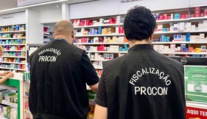 Procon Maceió fiscaliza farmácias e identifica produtos vencidos e ausência de farmacêuticos